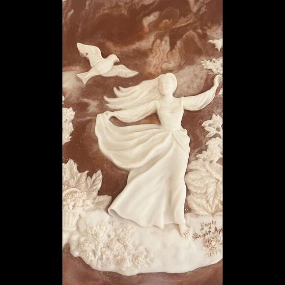 ❤️SOLD❤️Vintage Incolay Stone Cameo Collector Plate “To A Skylark” 1979 - Picture 5 of 5